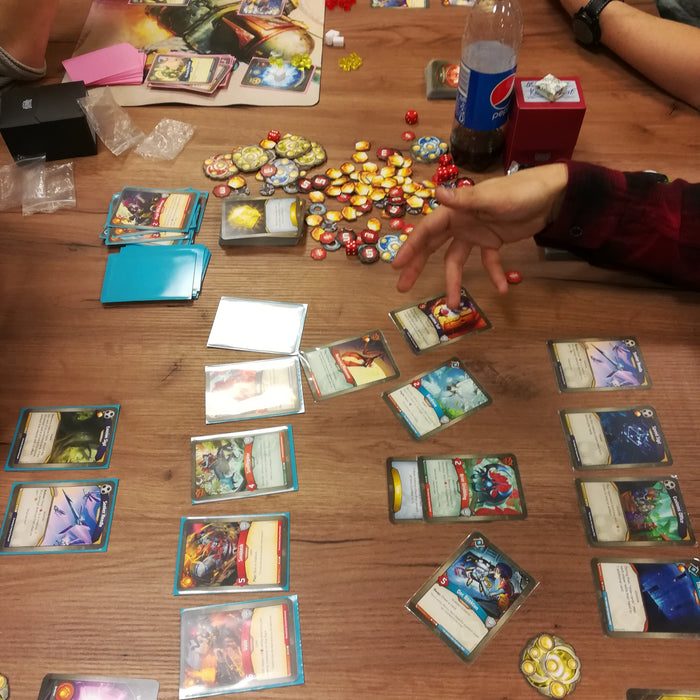 Aizvadīts pirmais KeyForge turnīrs Latvijā